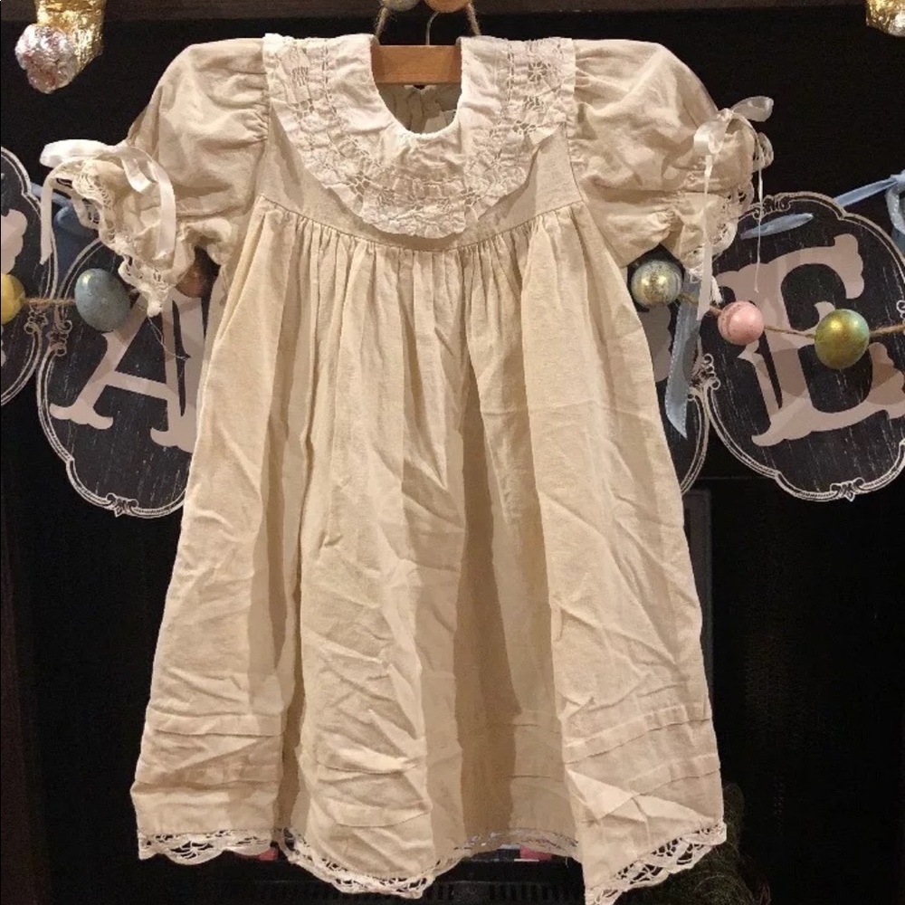 Vintage VICTORIAN HEIRLOOMS Girls Linen Lace Dress